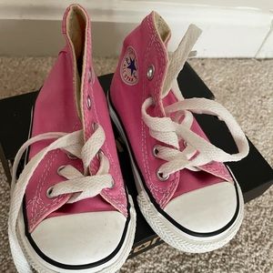 Pink converse sz 5 toddler high top